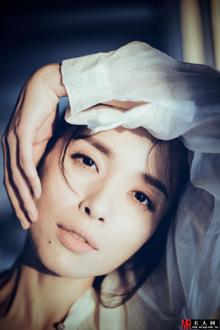 靳东老婆李佳私照(1)