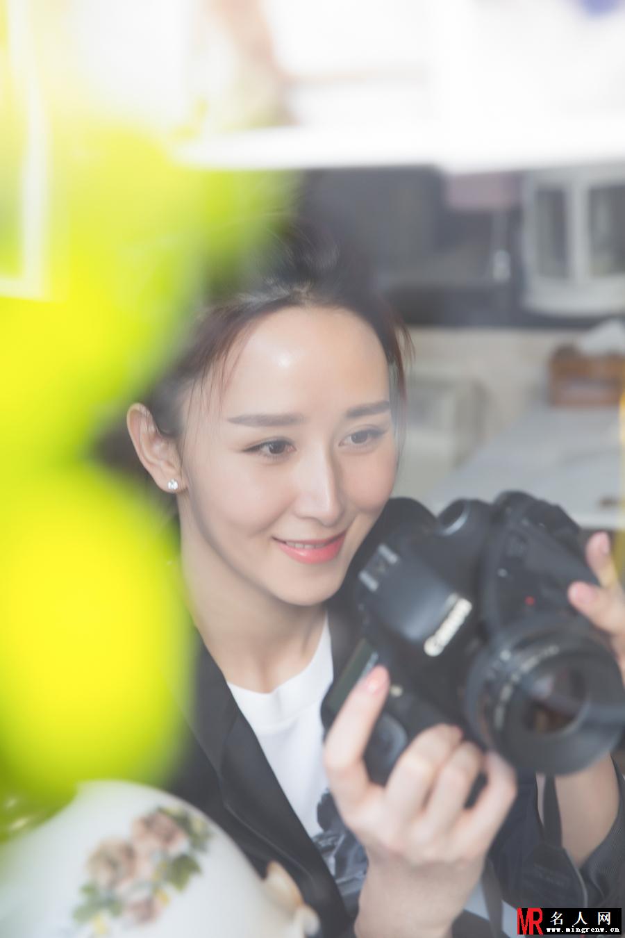 胡静玩转相机学摄影 自身同为镜头美人(1)