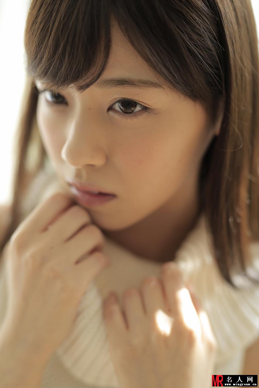 西野七濑白裙写真 气质清新纯美(1)