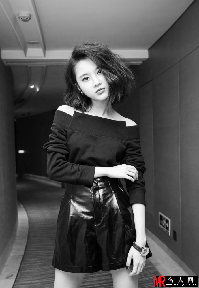张慧雯时尚大片 凌乱短发眼神妩媚(1)