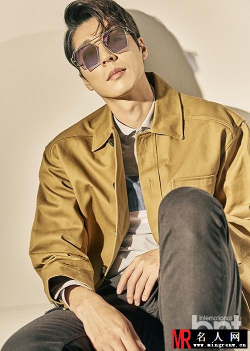韩星徐智锡拍写真 随性自在尽显成熟男人气质(1)