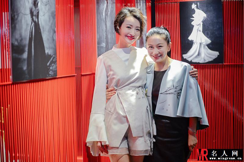 女星杨洋短发现身 俏皮灵动(1)