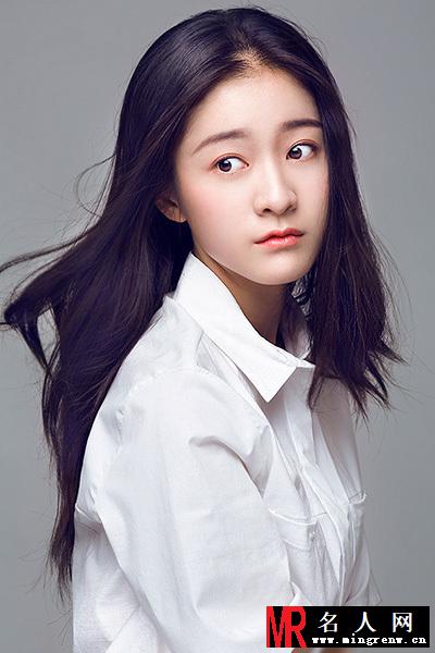 张雪迎清纯写真 邻家女孩般俏皮可爱(1)