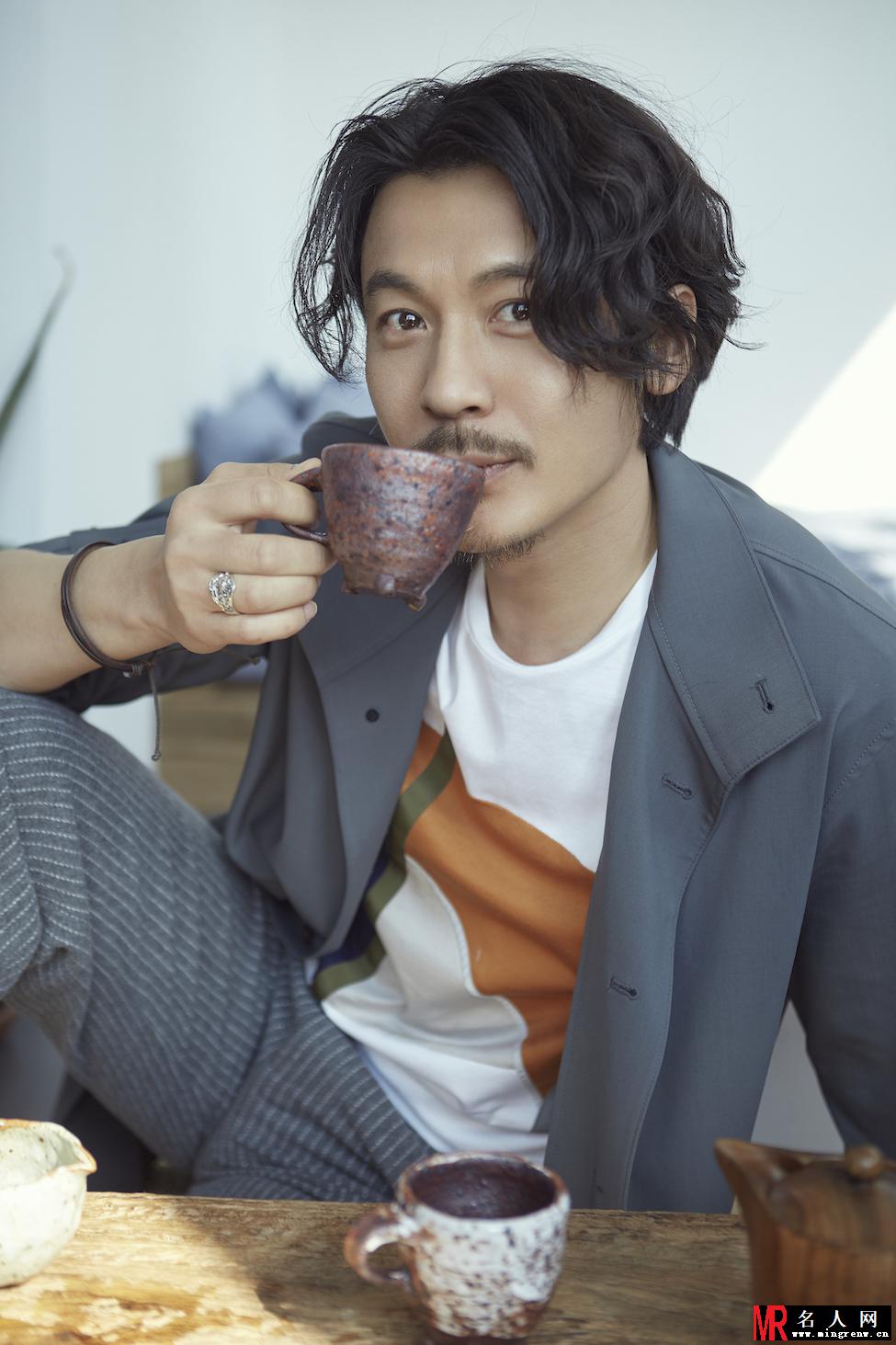 王东慵懒风写真(1)