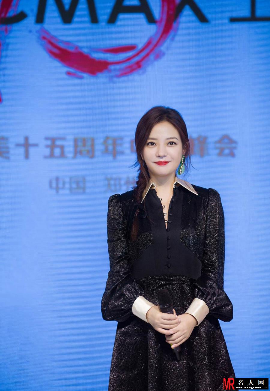 赵薇现身北京某活动 红唇娇艳气质优雅(1)