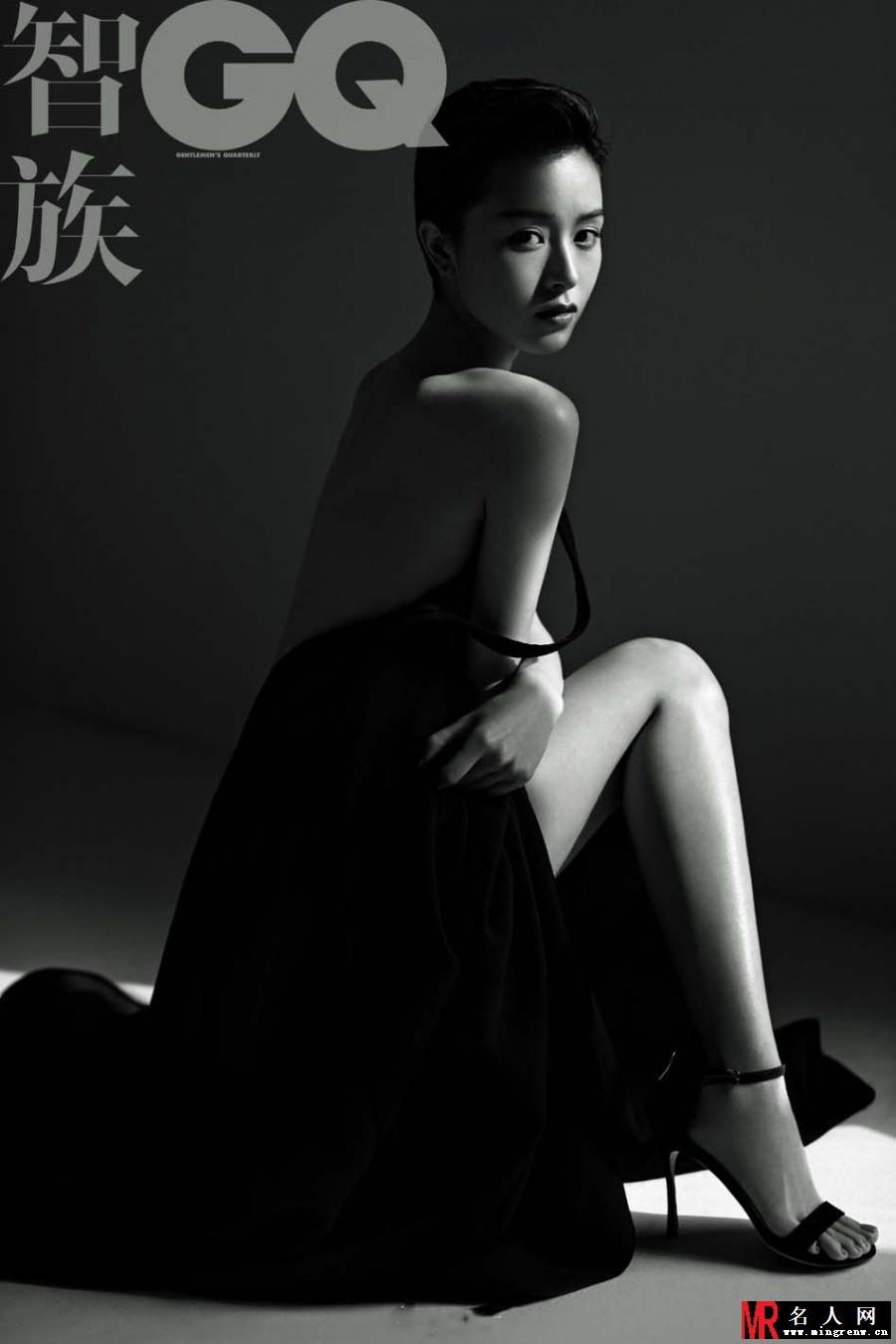 文咏珊性感写真 表情冷艳女人味十足(1)