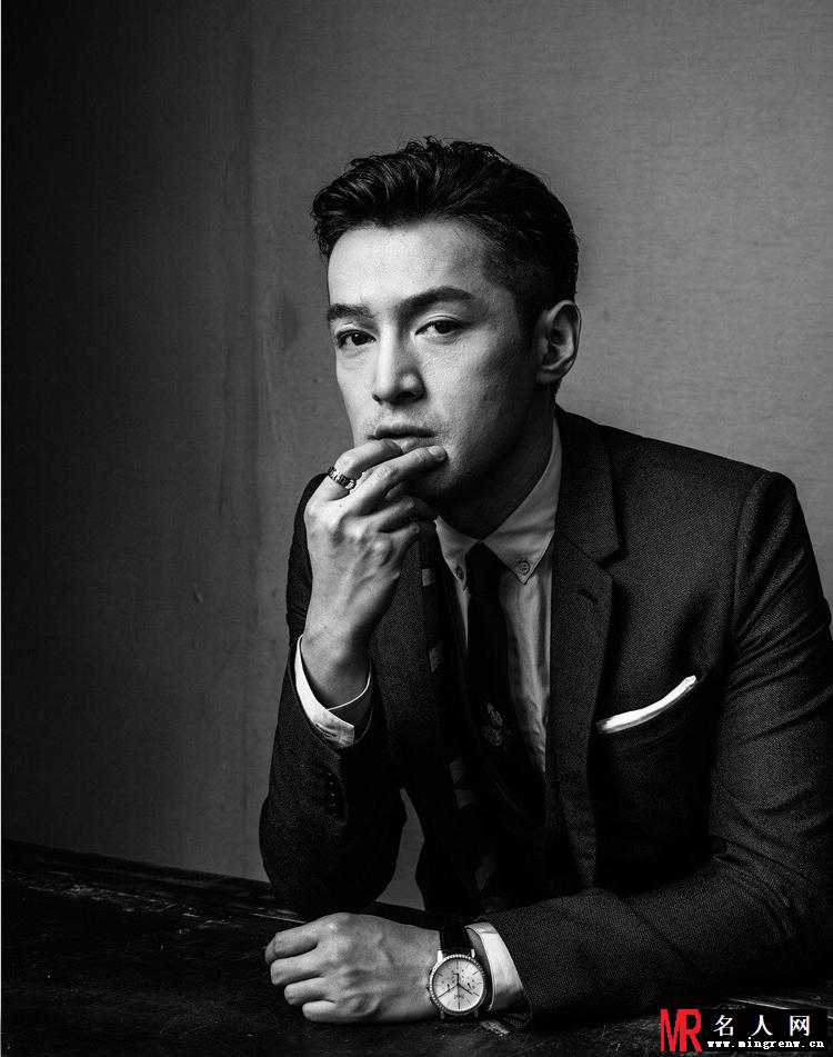 胡歌杂志大片 举手投足尽显成熟睿智(1)