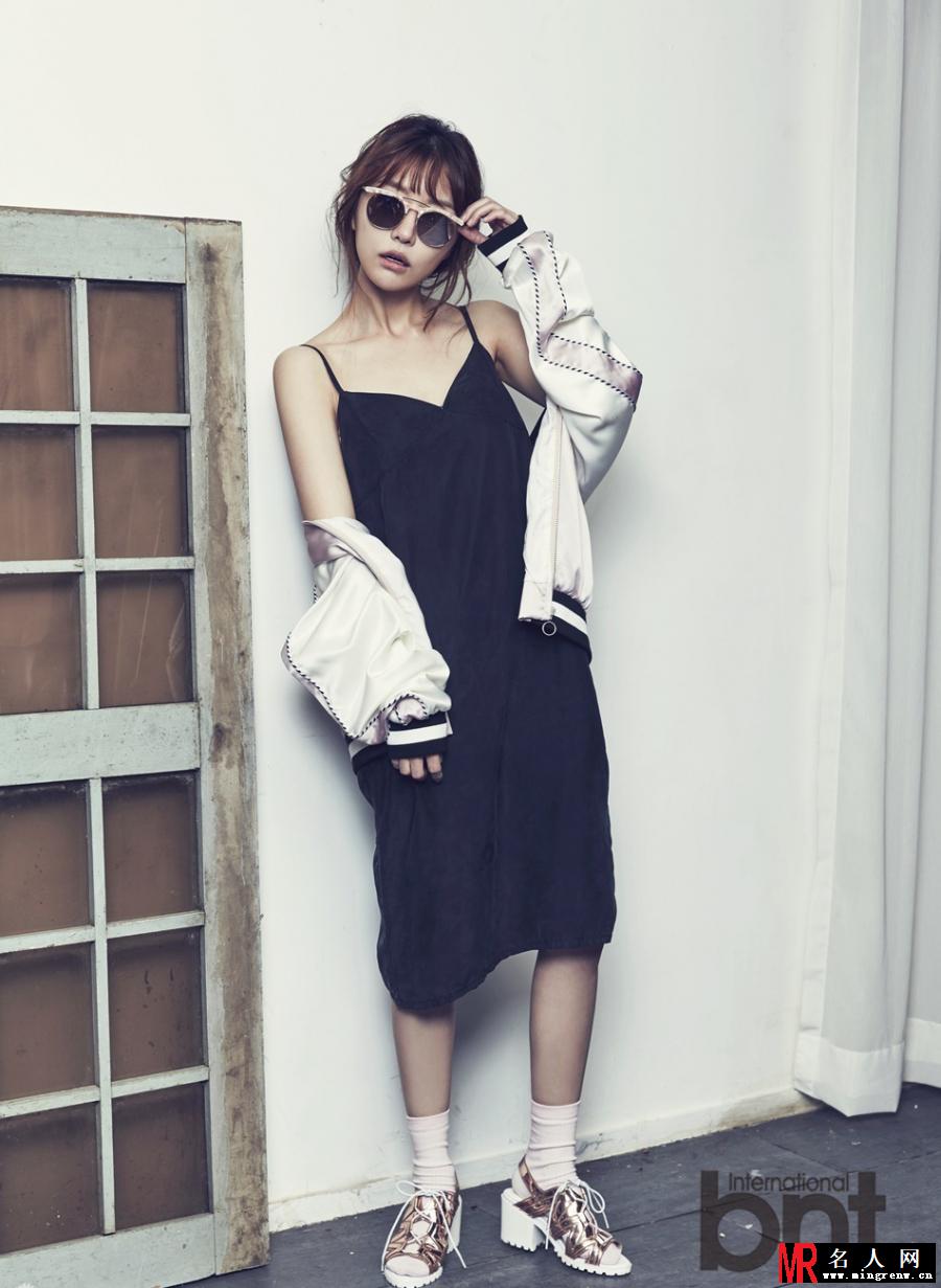 LadyJane时尚写真 明朗活泼展多面魅力(1)