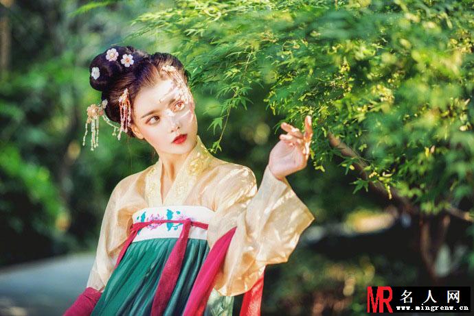 《变形计》韩安冉古风写真 古典优雅妩媚动人(1)