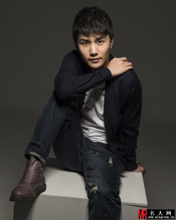 李彦明最新写真曝光  青春洋溢展率真本色(1)