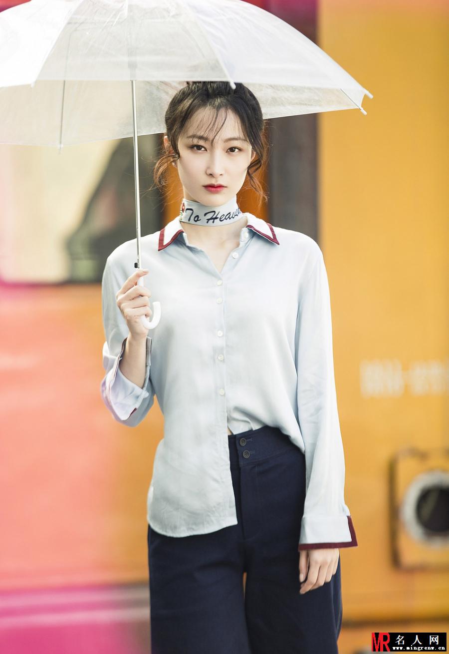 王梓桐初冬文艺范写真 简直就是文艺界亮眼的小精灵(1)