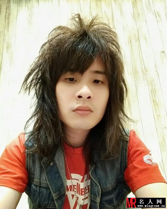 狮子合唱团吴力匀生活照(1)