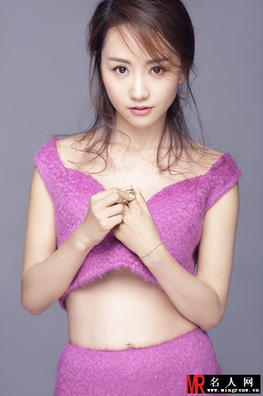 杨蓉粉紫清凉写真曝光 无辜脸犯罪胸反差萌(1)