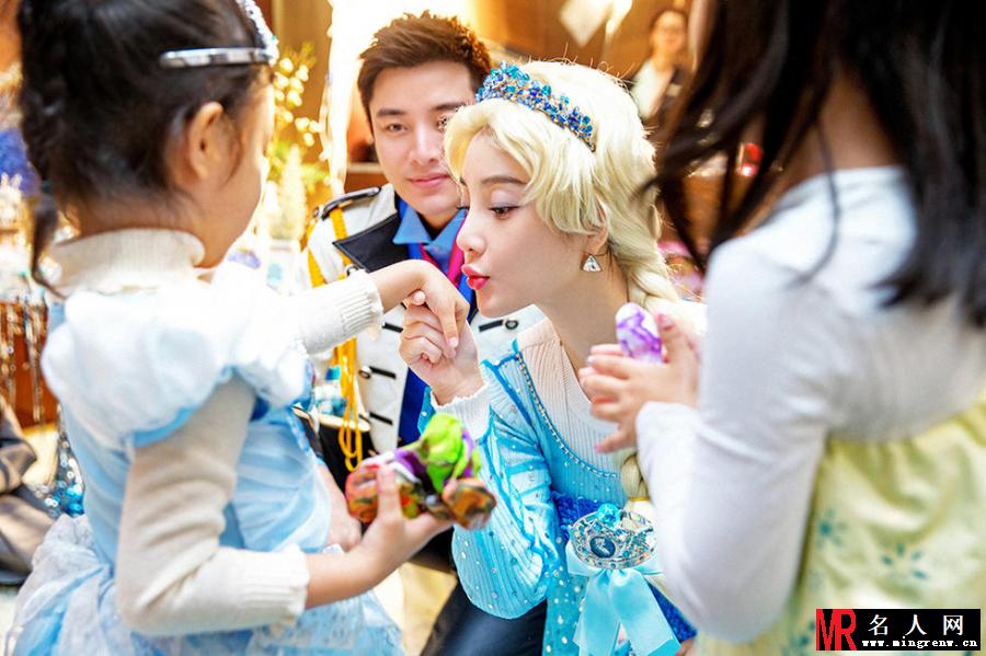 sweet！李小璐一家化身冰雪奇缘为甜馨庆生(1)