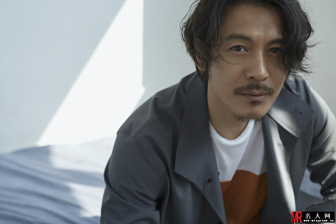 王东慵懒风写真(1)