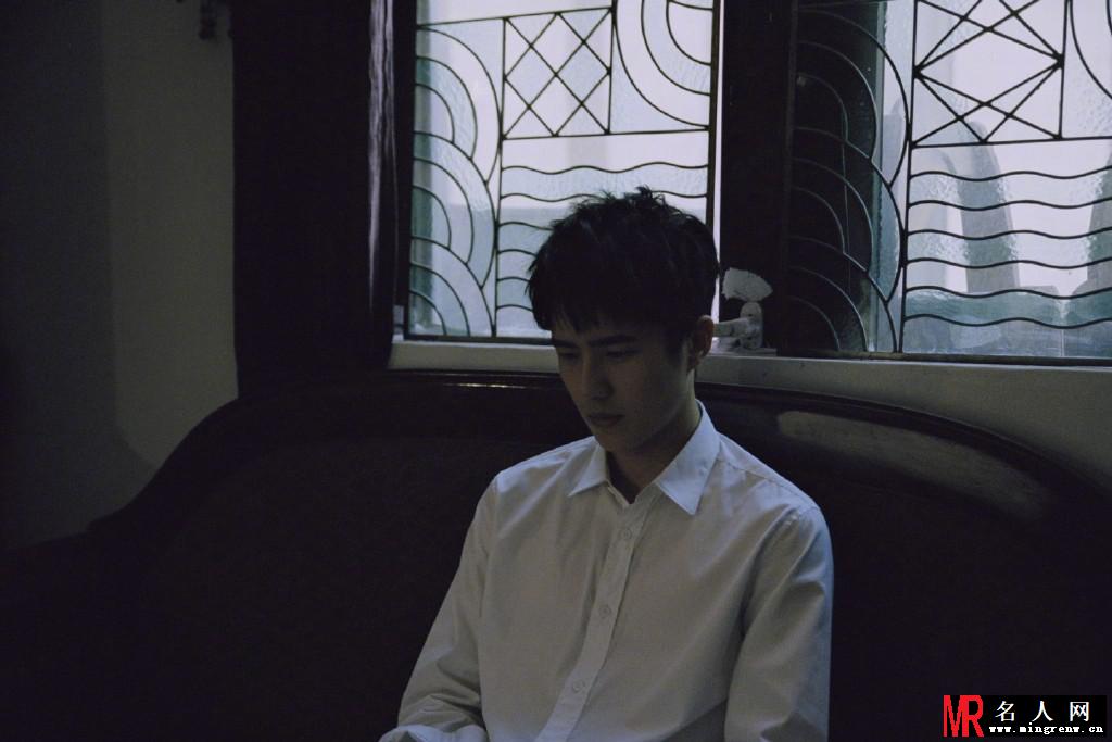 刘昊然质感写真曝光 见风少年越简单越迷人(1)