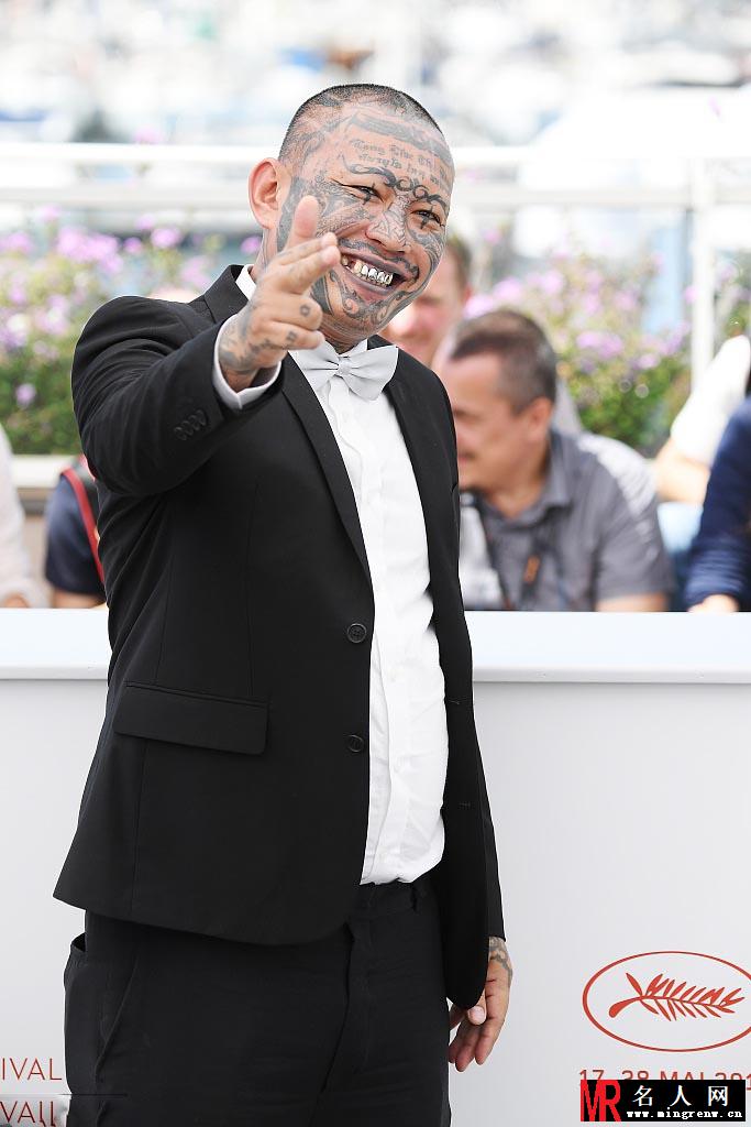 影片《炼狱信使》发布会 泰国网络红人潘亚满面纹身十分抢镜(1)