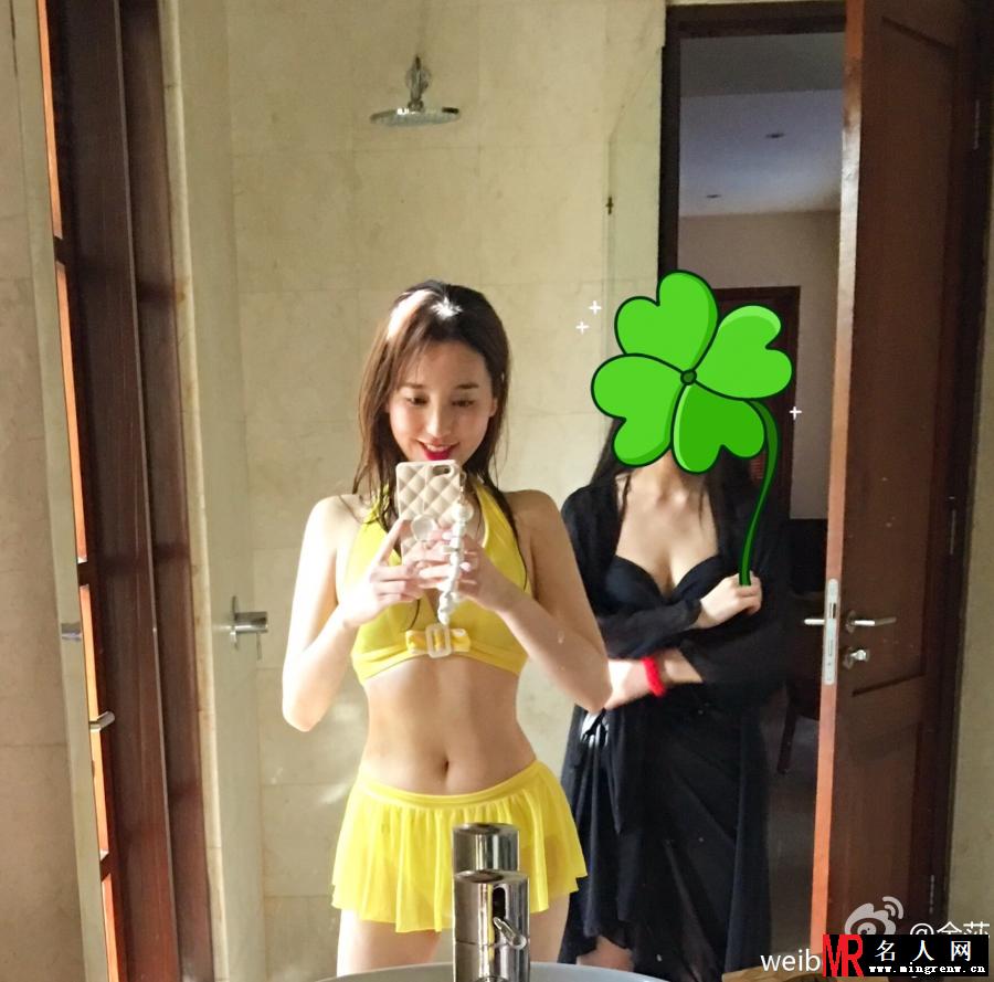 金莎晒度假照片 清凉泳装流露假日风情(1)