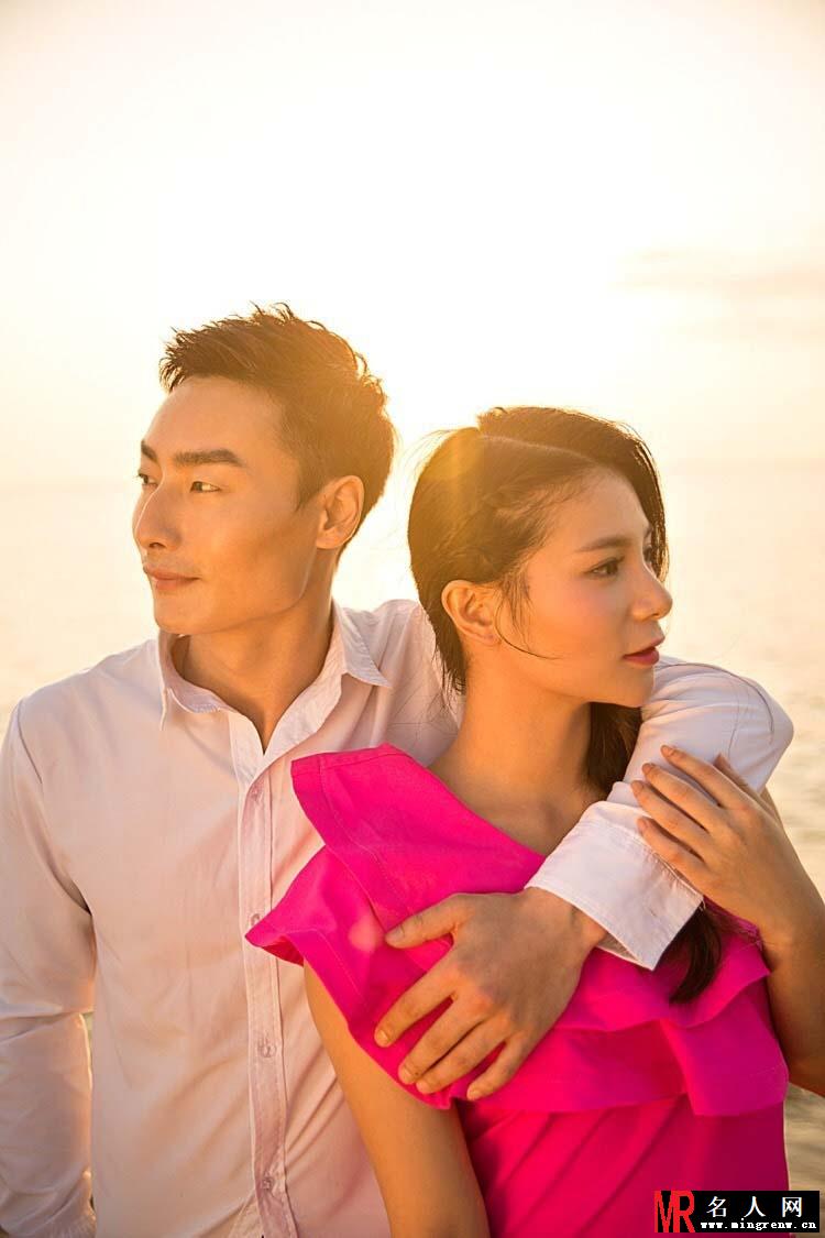 喜事将至！秦凯何姿再晒甜蜜照(1)