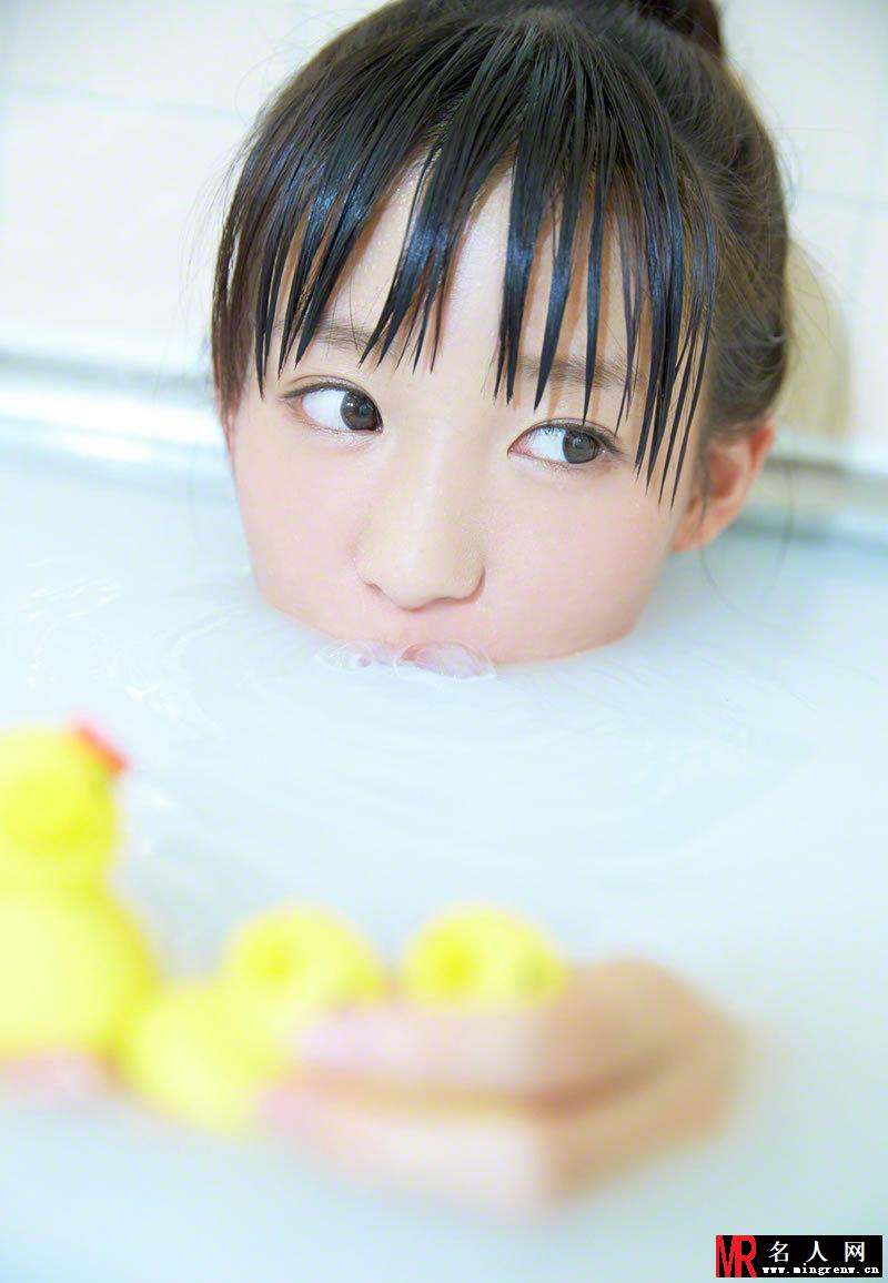 日本嫩模牛奶浴写真(1)