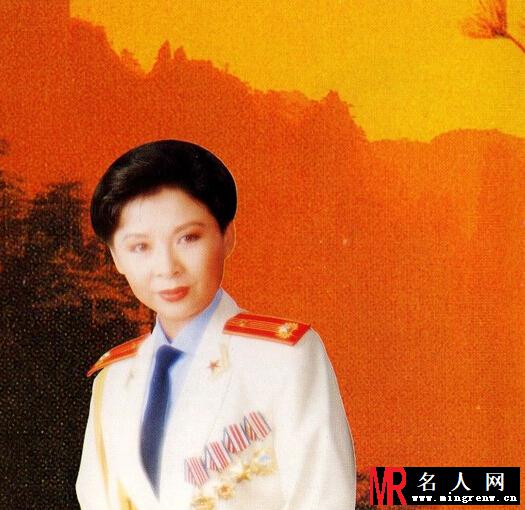 董文华老照片 董文华磁带封面写真(1)