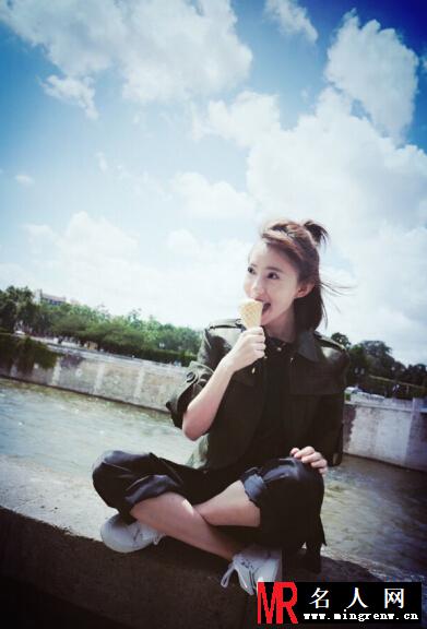 刘萌萌甜美生活照曝光（多图）(1)