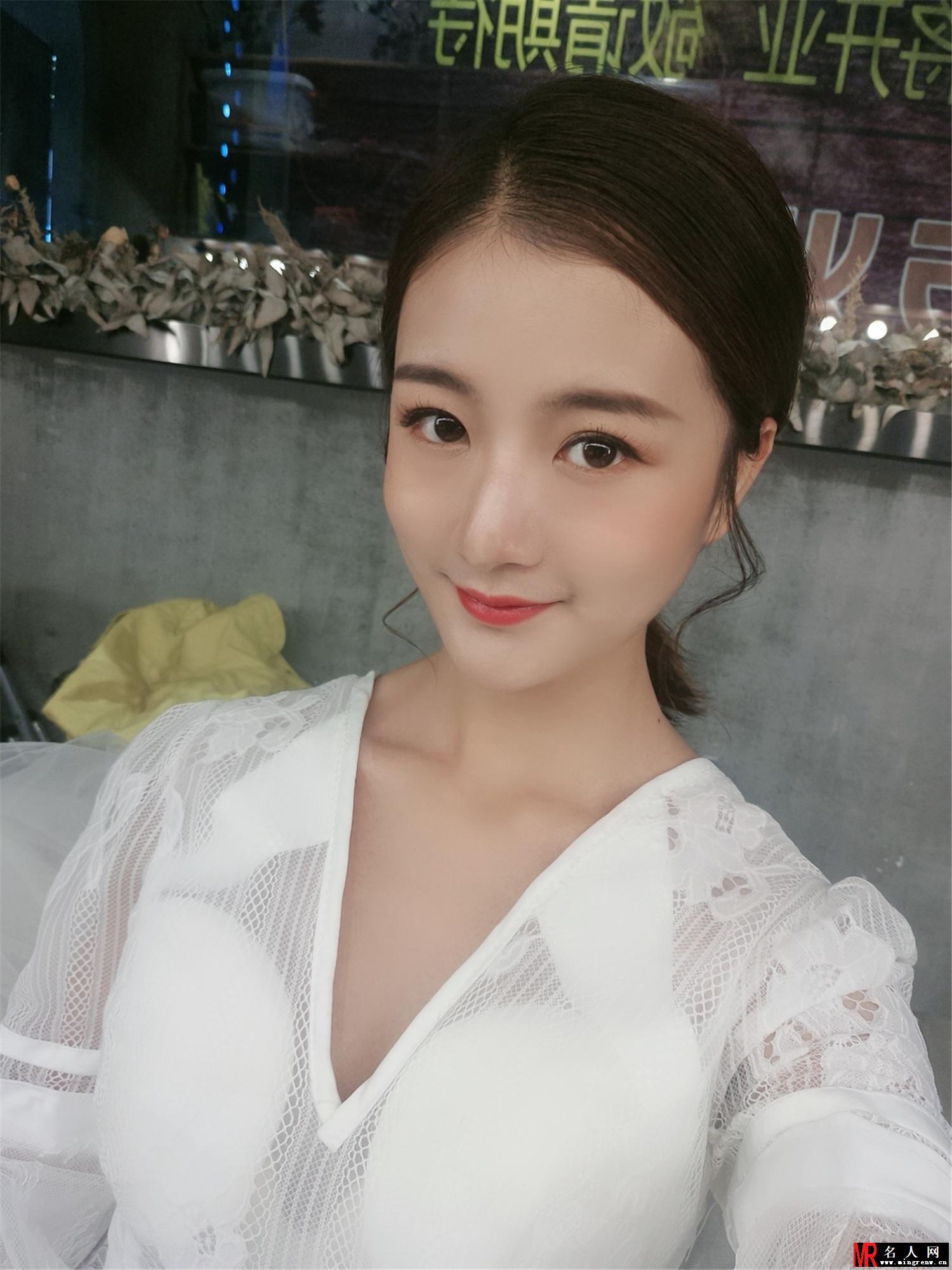 中戏校花马思雯时尚写真少女感十足(1)