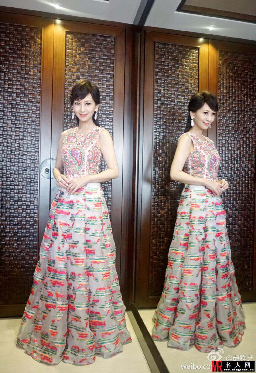 赵雅芝对镜拍照 360度无死角美女(1)