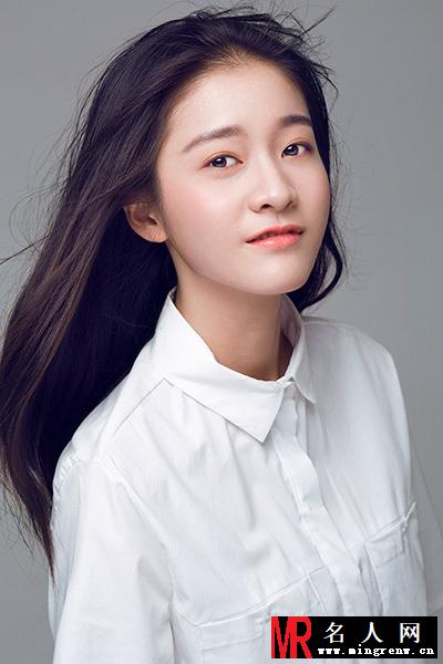 张雪迎清纯写真 邻家女孩般俏皮可爱(1)