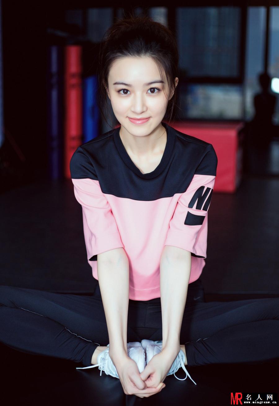 95后小花梁婧娴健身写真曝光 运动能量满满又不失甜美可爱(1)