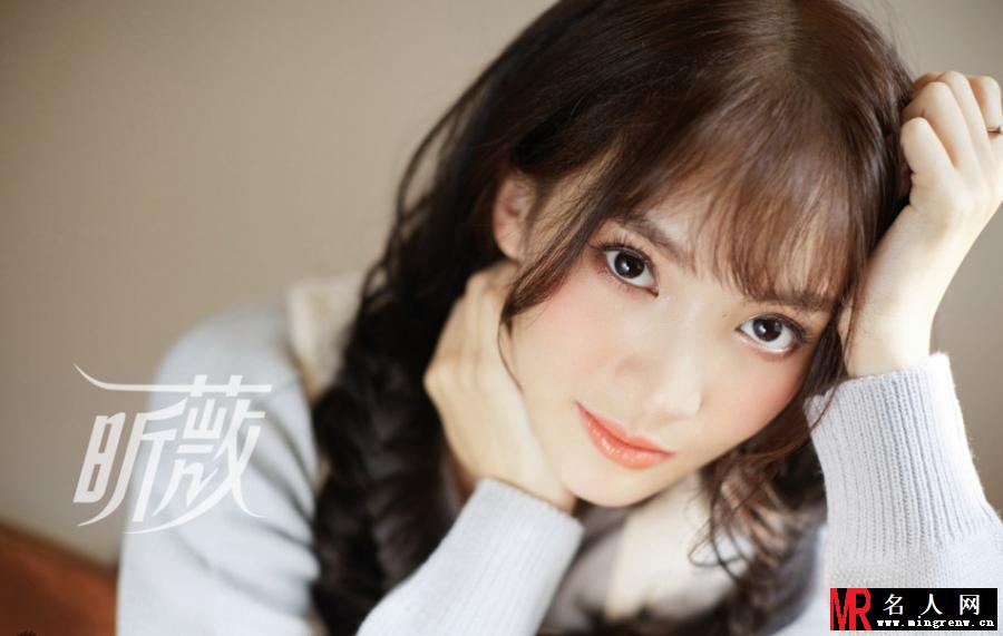 金晨写真变身日系少女 笑容甜美元气满满(1)