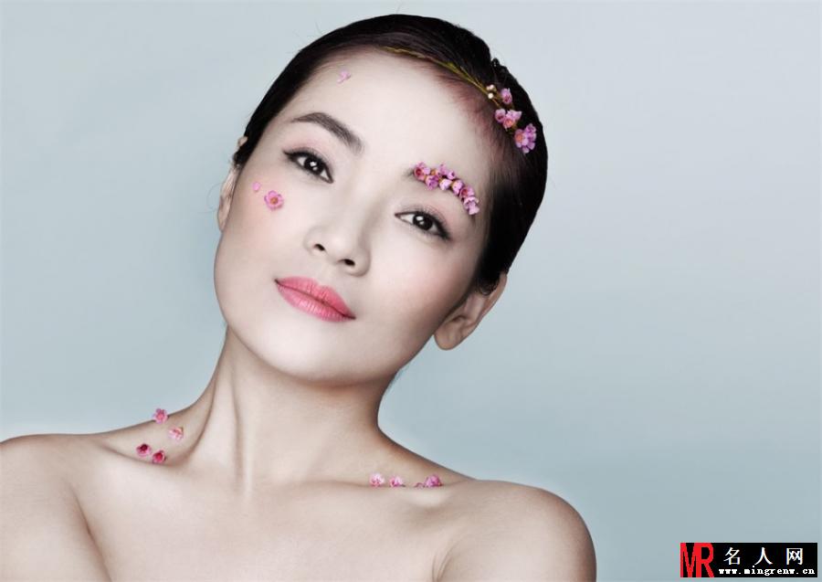 斯琴高丽最新写真 造型清爽化身花仙子(1)