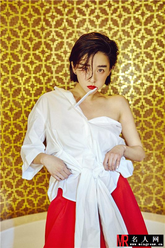 阚清子曝新写真 酷帅短发引领潮流(1)