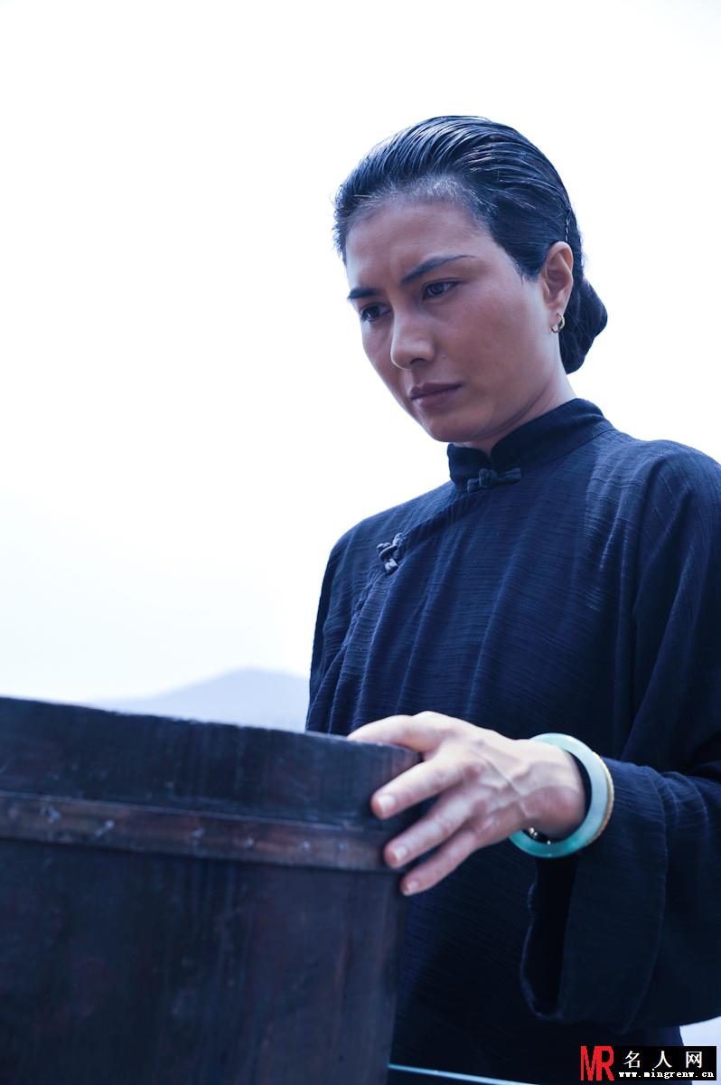 浮城大亨青年泉妈剧照(1)