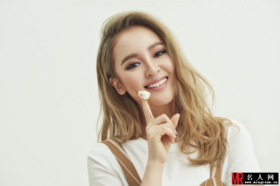 刘雪婧新歌宣传照曝光 化身甜美的少女(1)