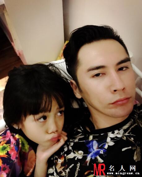 张伦硕考拉父女搞怪卖萌自拍照曝光(1)