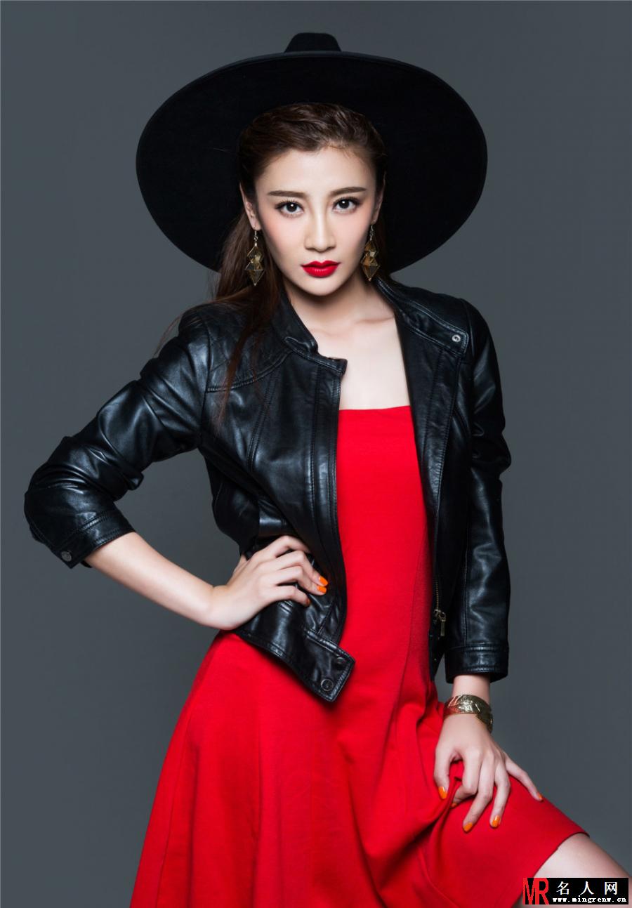 唐菀红唇写真曝光 总攻气质女王范儿(1)