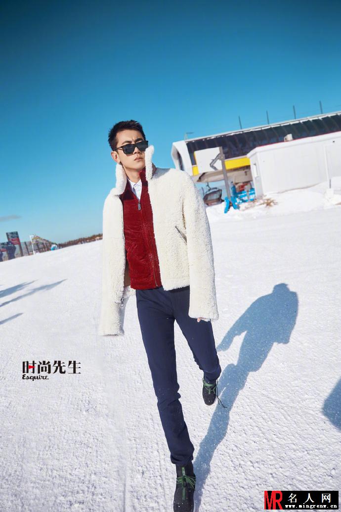 纪凌尘最新写真曝光 冰雪地里显逆天长腿(1)
