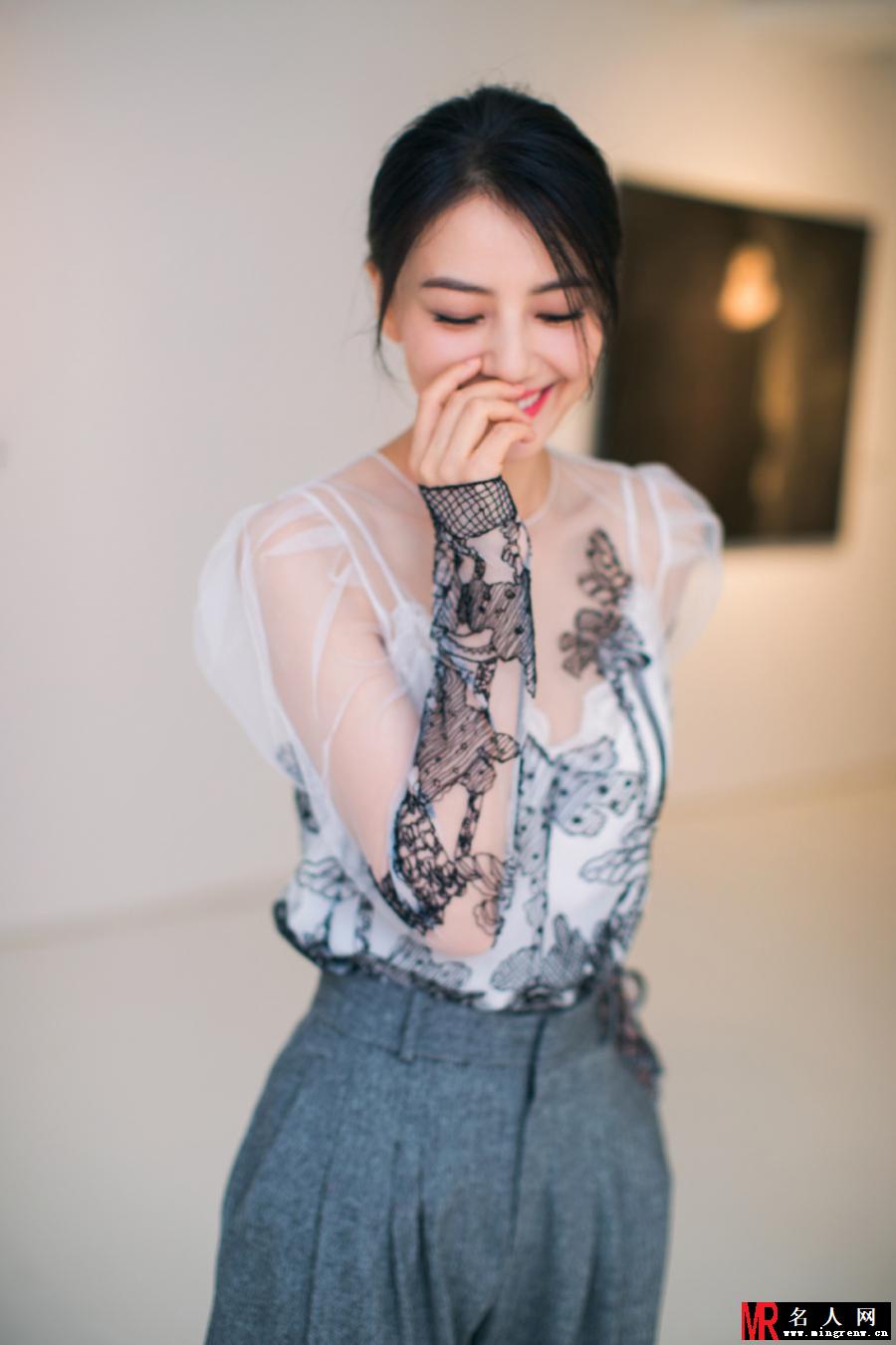 高圆圆身穿薄纱透视裙 美得像花儿一样！(1)