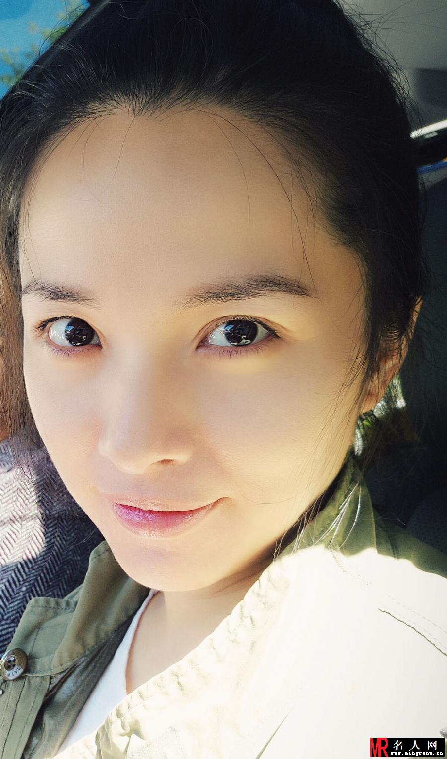 靳东老婆李佳日常照(1)