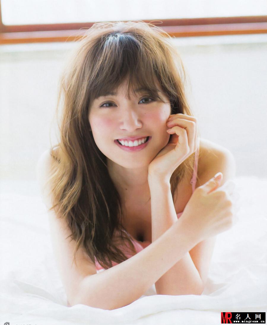 日本女星闺房写真 欲遮还露引人遐想(1)