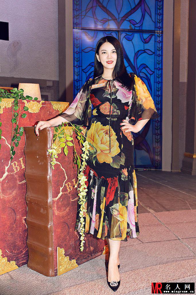 李湘瘦身效果明显 自信满满穿透视装(1)