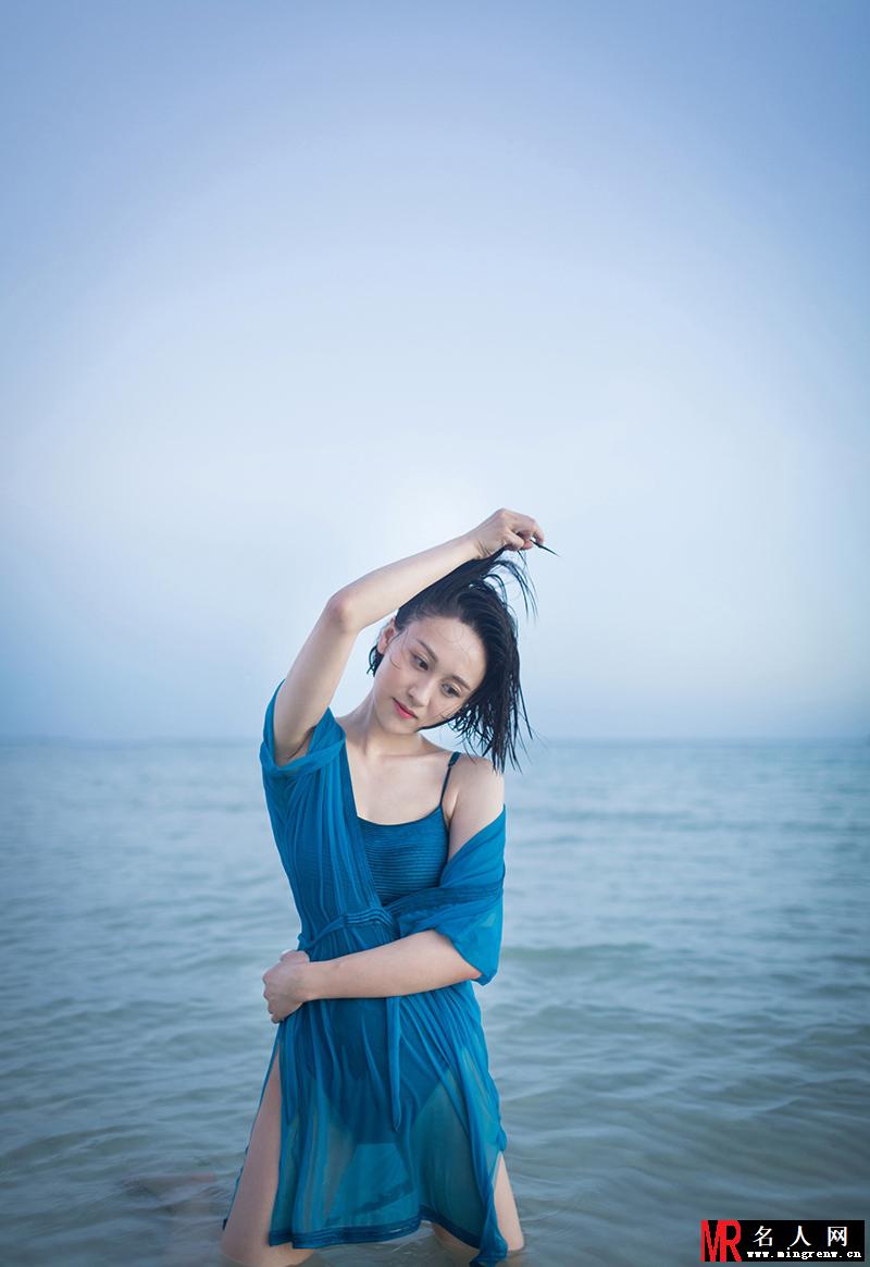 练束梅性感写真 海边展湿身诱惑(1)
