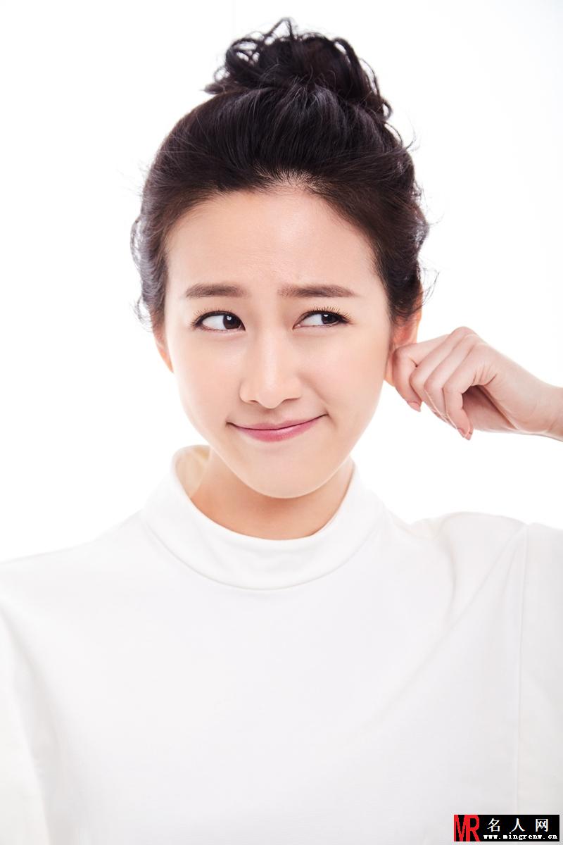刘美含俏皮写真 演绎活泼的甜心女孩(1)