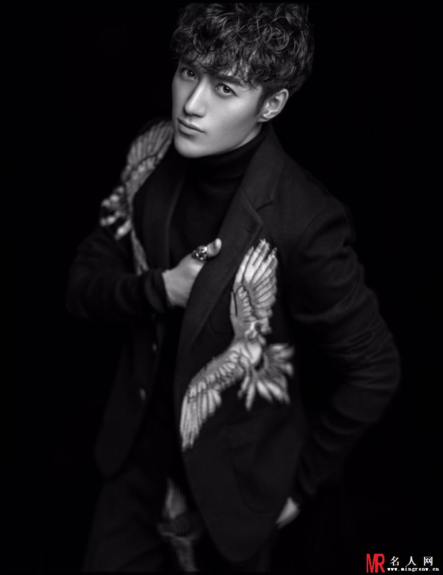 张鑫最新写真 大秀好身材玩转型男魅力(1)