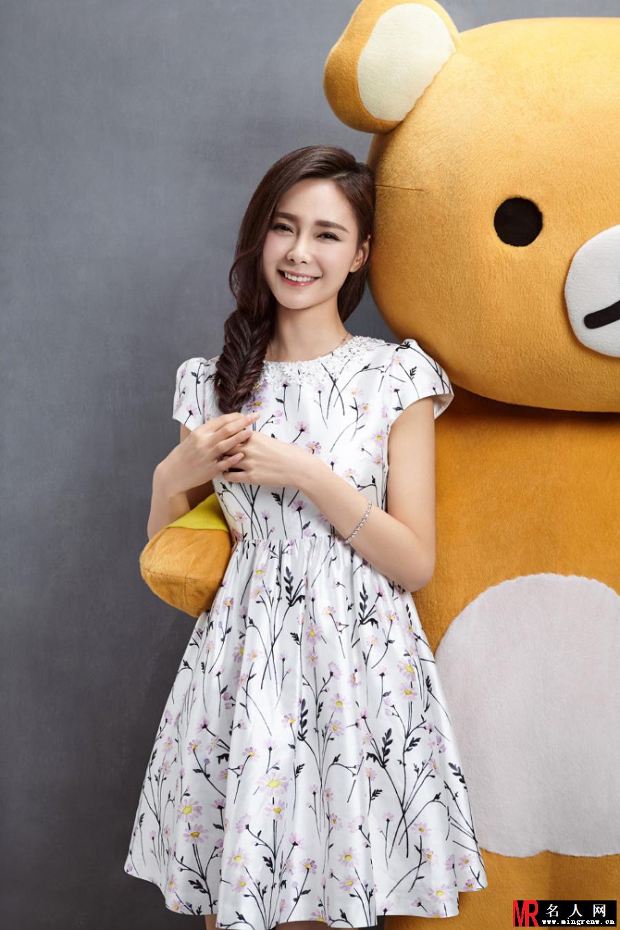 沈梦辰封面大片 沉静优雅女神范儿(1)
