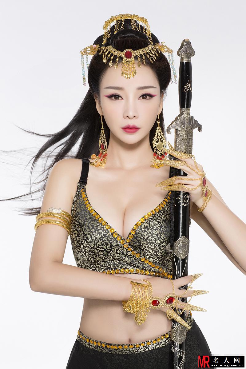 柳岩搭档李川拍摄古装写真 造型性感极限诱惑(1)