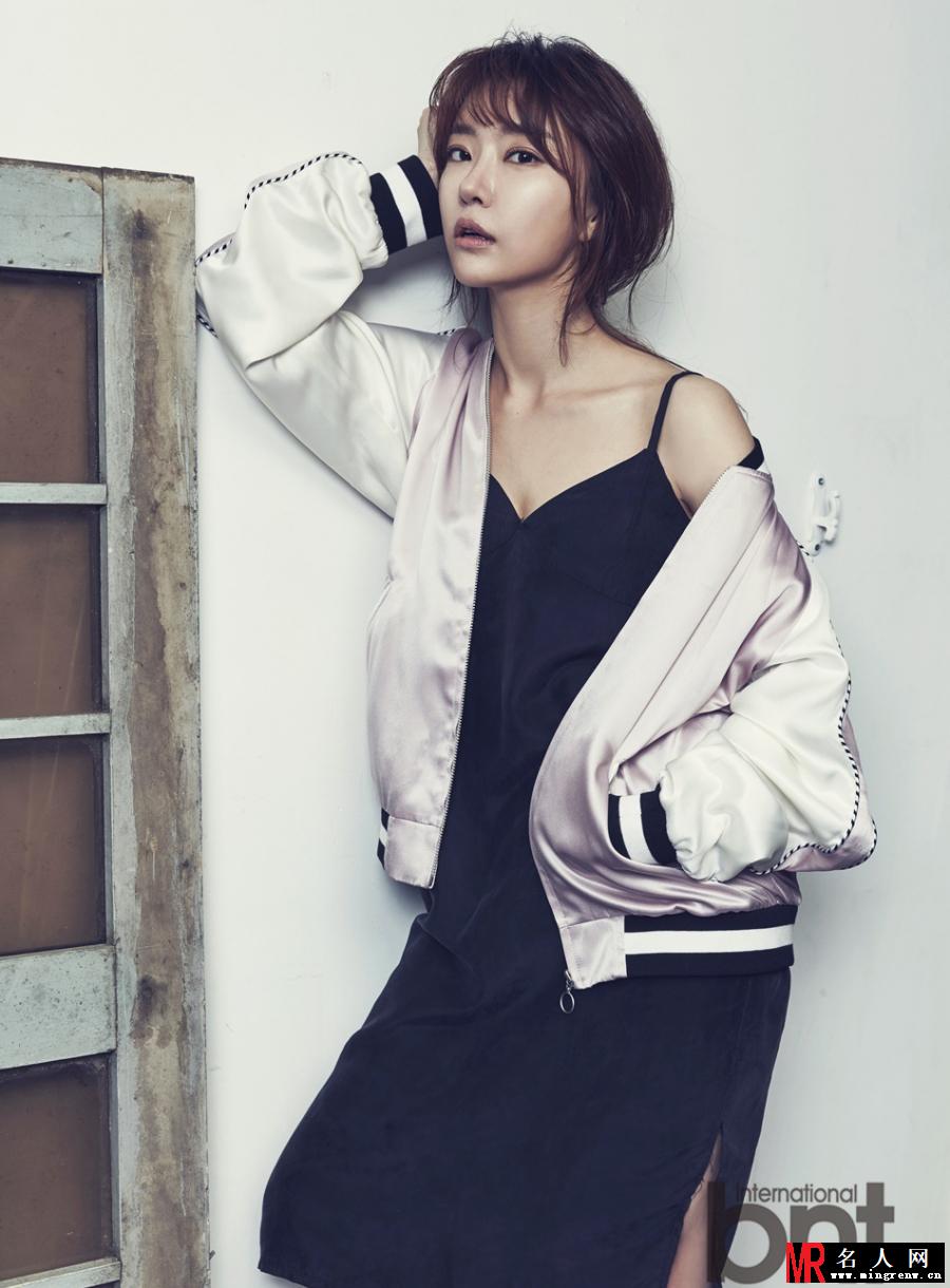 LadyJane时尚写真 明朗活泼展多面魅力(1)