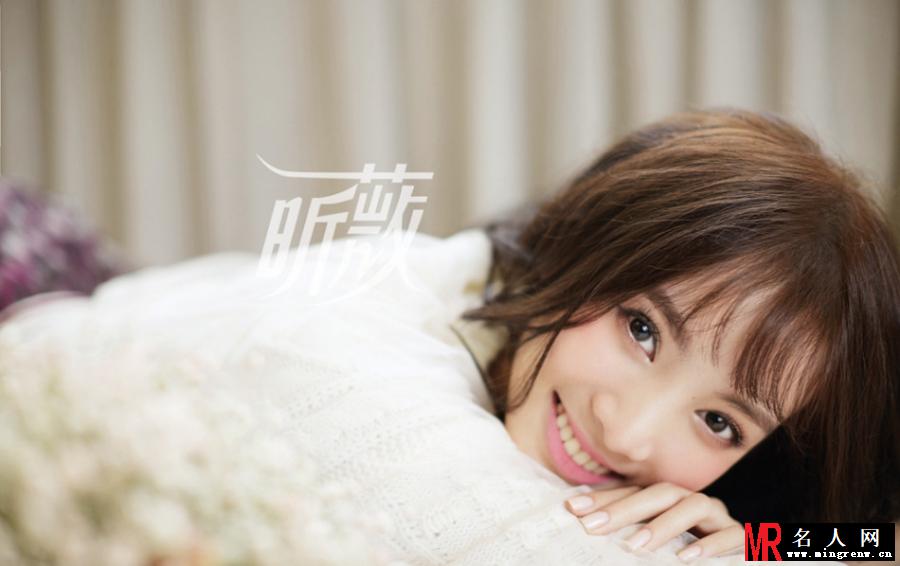 金晨写真变身日系少女 笑容甜美元气满满(1)