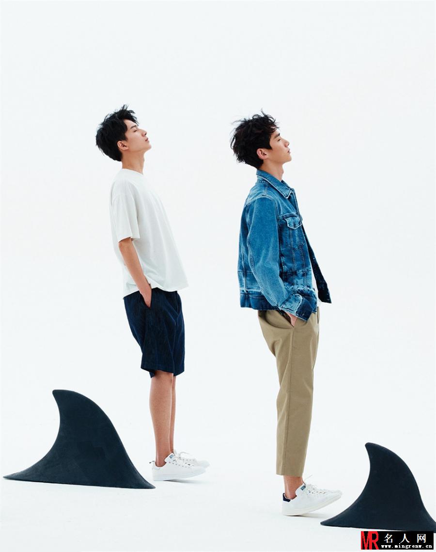 李宏毅曝新写真 举手投足间大模风范十足(1)